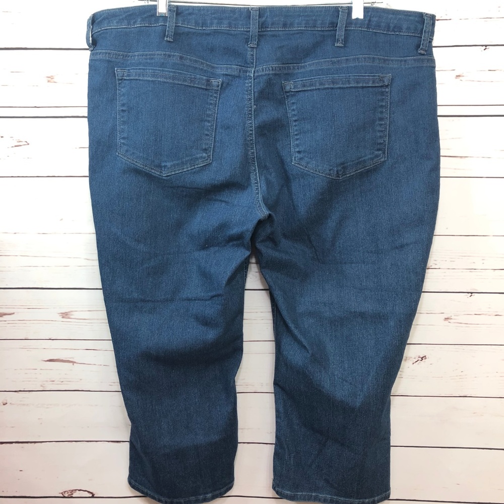 LEE RIDERS Mid Rise Capri Jeans Size 22W NWOT - Picture 3 of 8